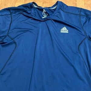 Adidas drifit tshirt medium